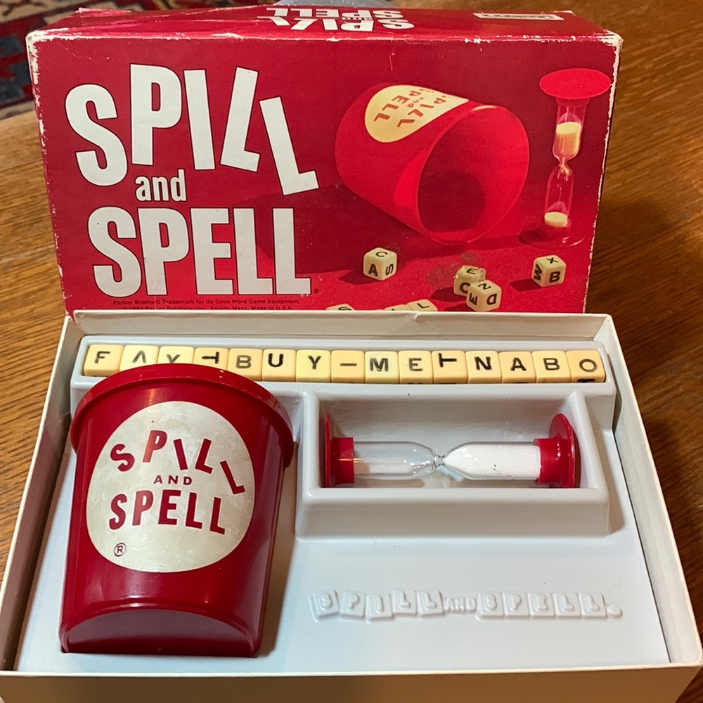 Spill and Spell 1966 Vintage Game! Excellent complete condition collectible